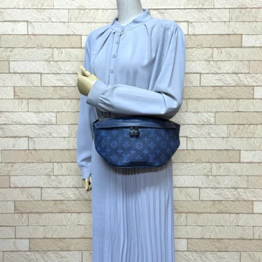 Louis Vuitton Bag Shadow Bum Leather Navy Black Blue Waist Discovery